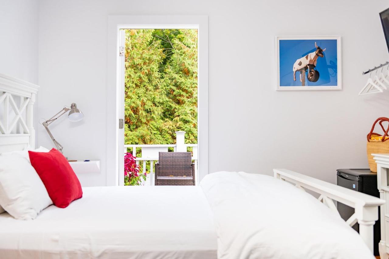Seven Resort Style Inn Near Beach Shelter Island Heights Екстер'єр фото
